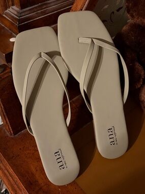 Stylish Flip Flops Sandals